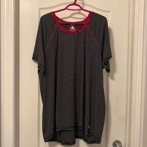 ActiveZone short sleeve top with key hole in back